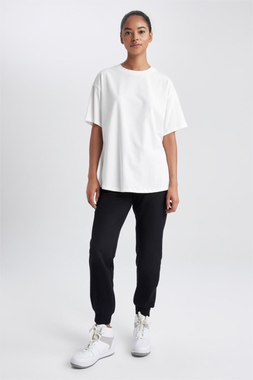 Woman White Oversize Fit Short Sleeve T-Shirt