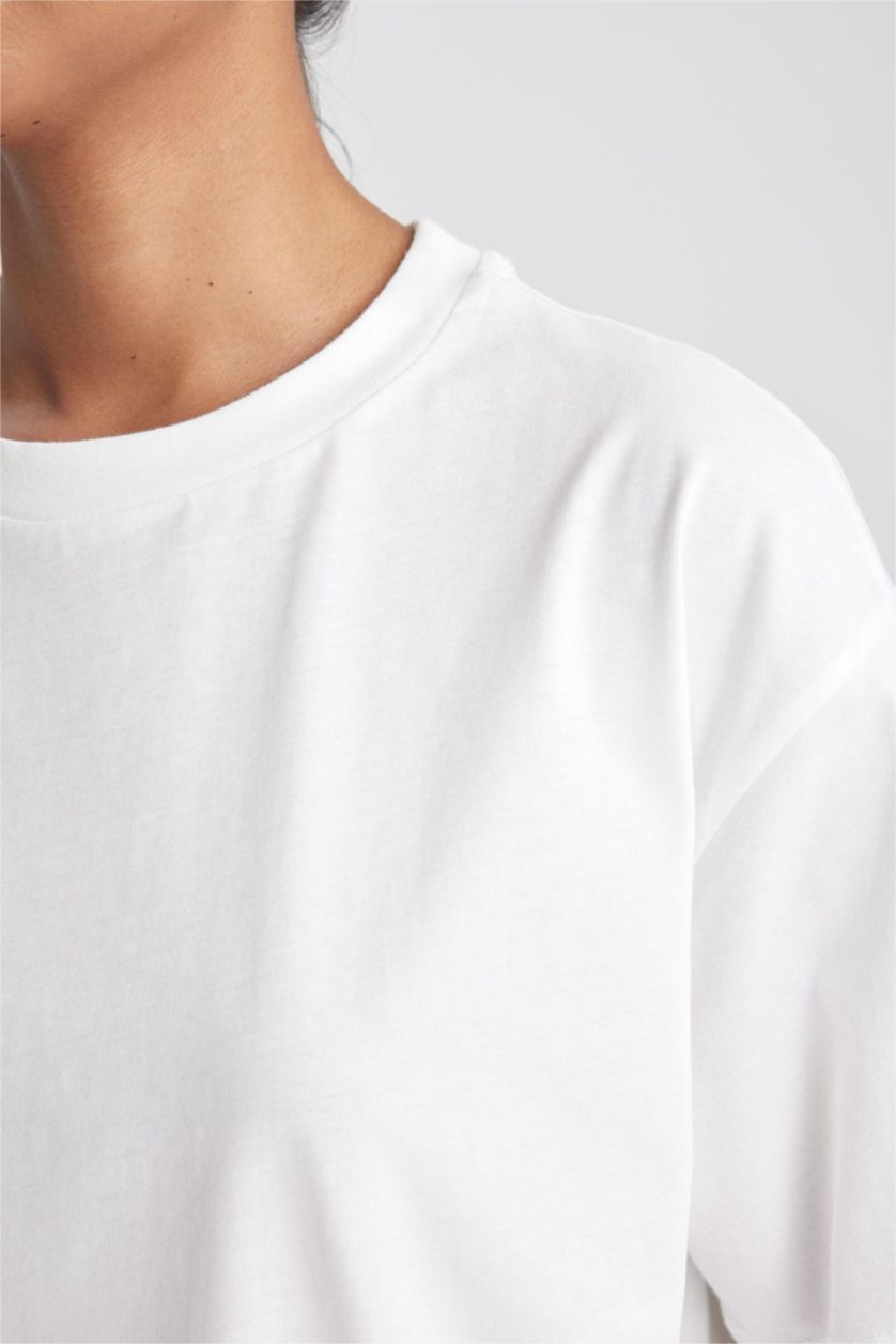 Woman White Oversize Fit Short Sleeve T-Shirt