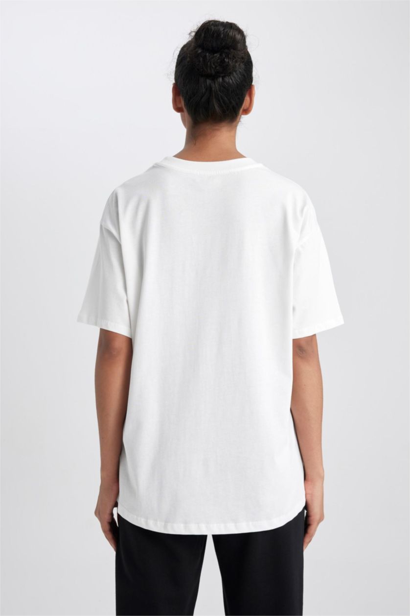 Woman White Oversize Fit Short Sleeve T-Shirt