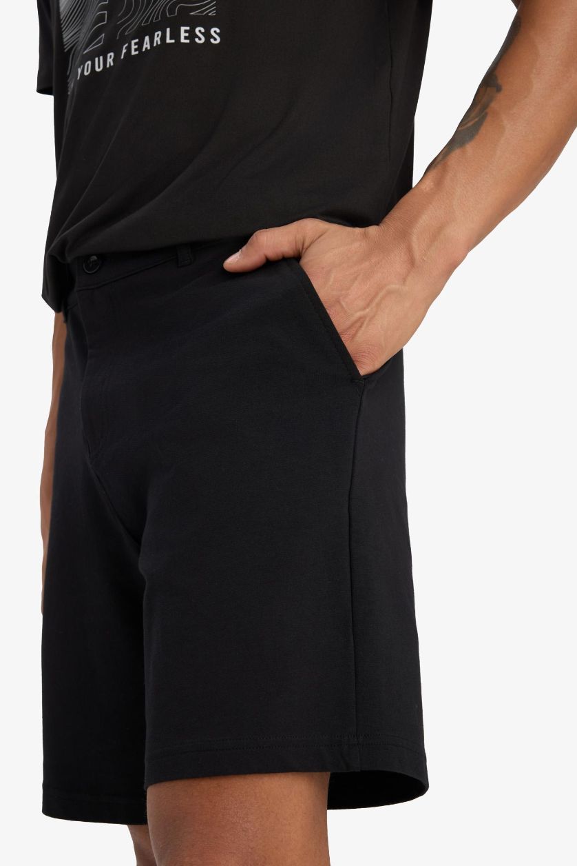 Erkek Siyah Standart Fit Sporcu Kısa Paça Şort