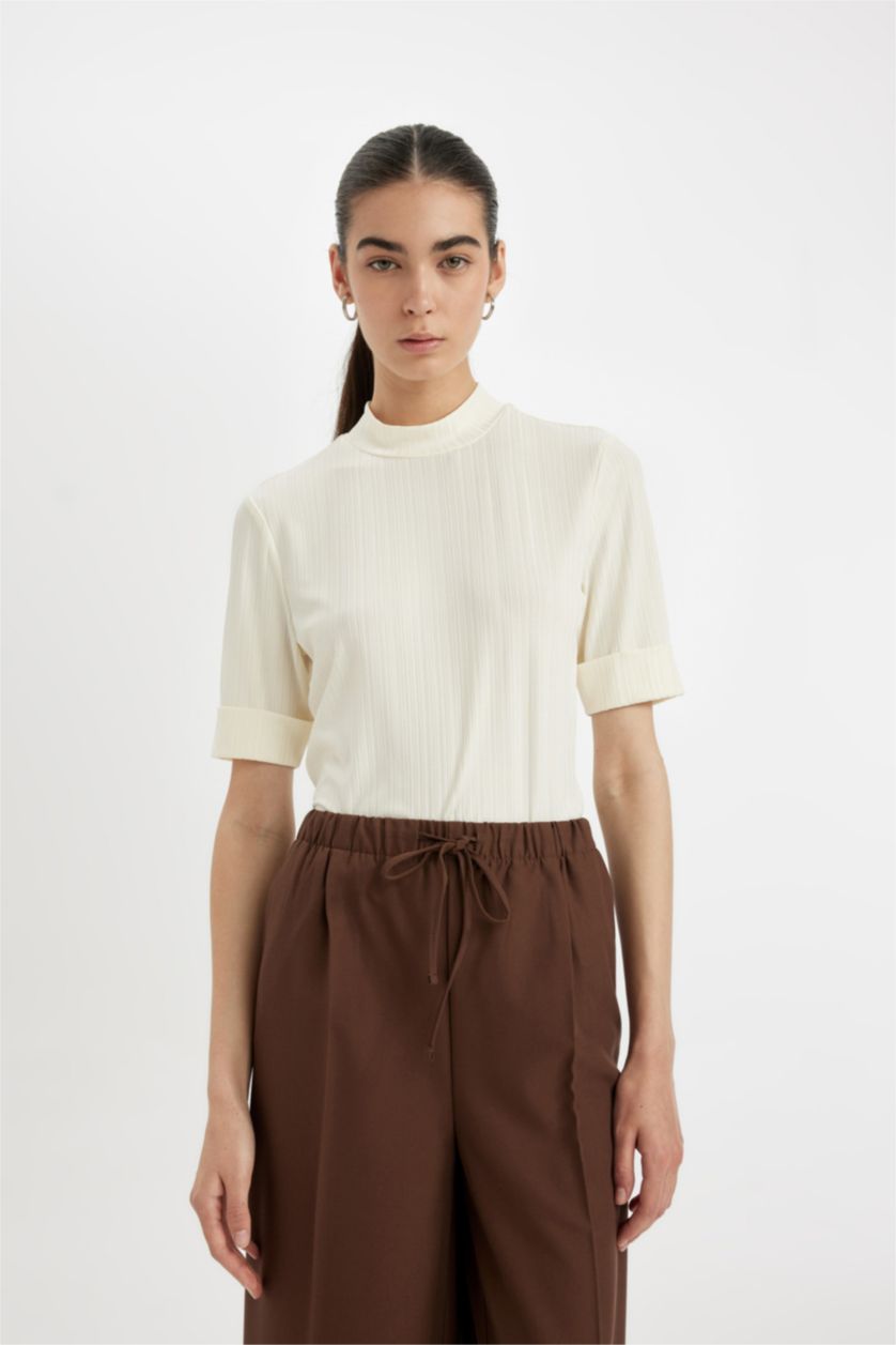 FEMME Écru T-shirt à manches courtes Coupe Régulière