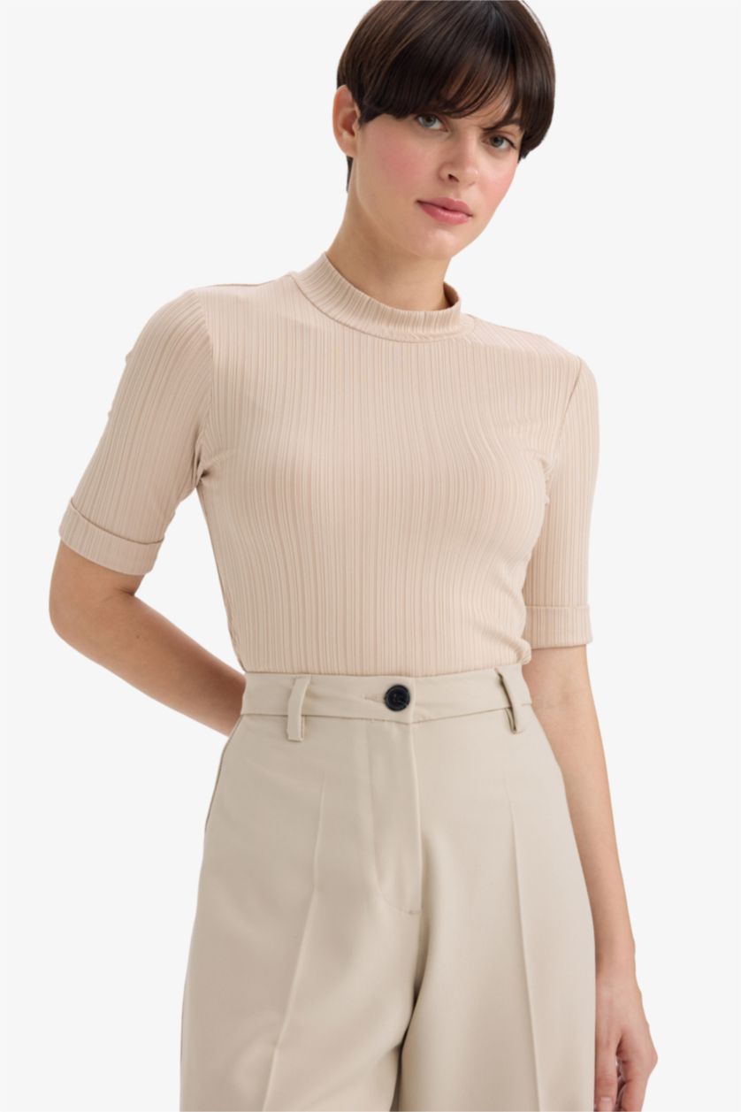 Woman Sand تيشيرت نص ردن قصة عادية بياقة مستديرة