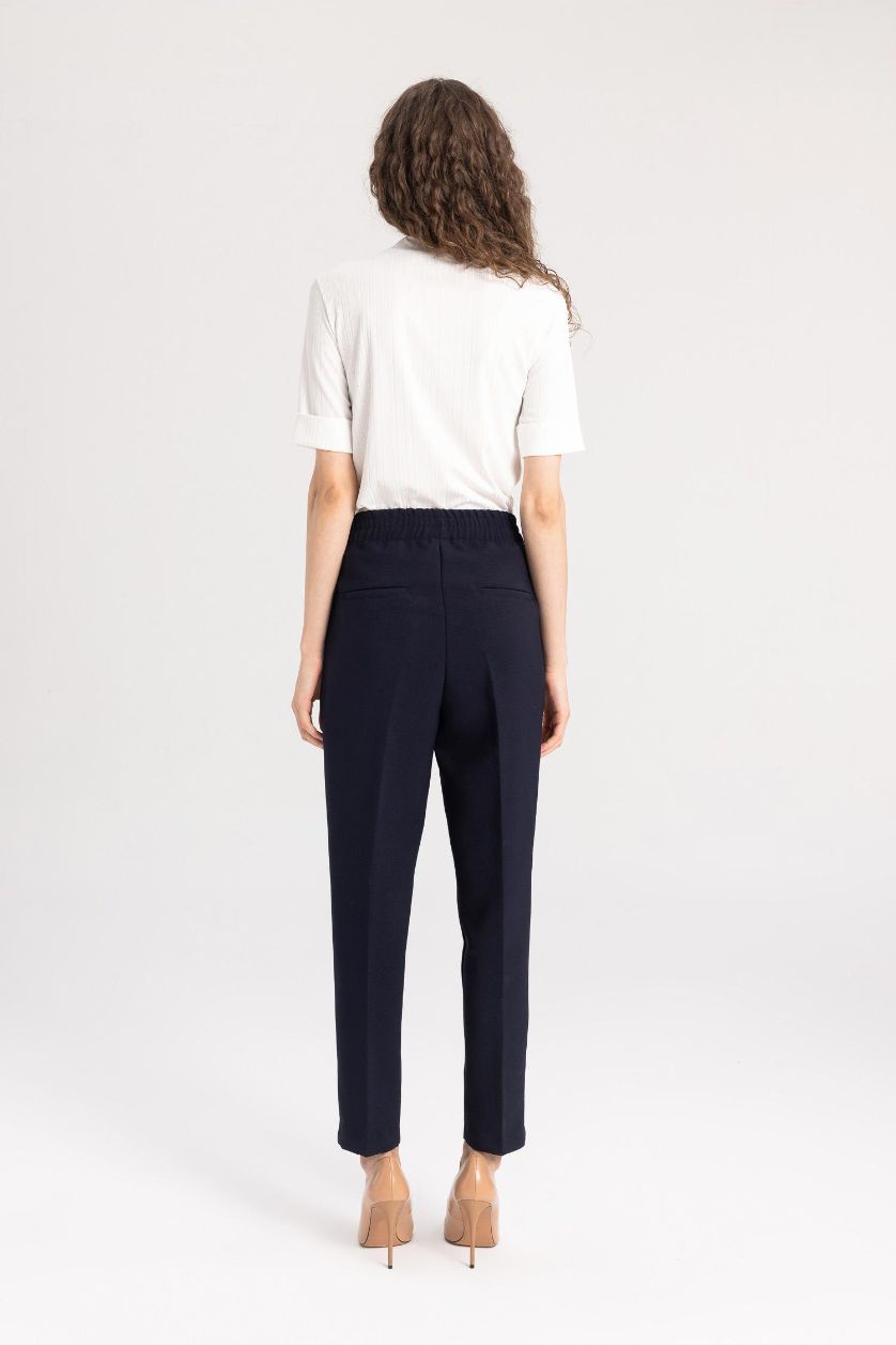 Kadın Lacivert Carrot Fit Havuç Kalıp Kumaş Pantolon Basic Düz Cepli Yüksek Bel Düz Paça