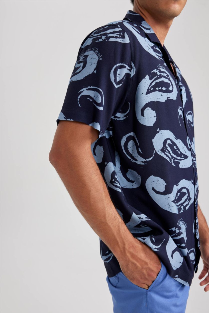 Erkek Lacivert Relax Fit Apaş Yaka Desenli Viskon Kısa Kollu Gömlek