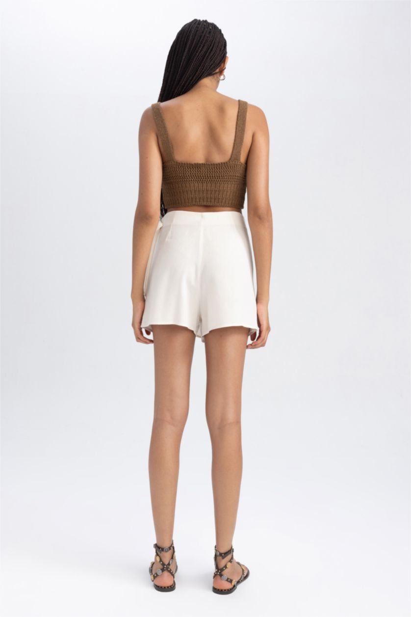 Woman Ecru Linen Blended Normal Waist Shorts