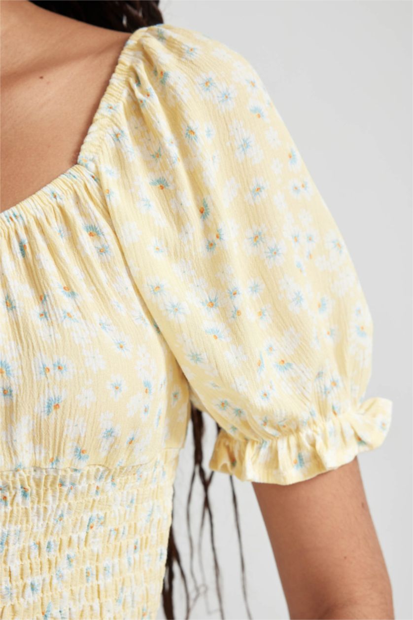 Kadın Sarı Fitted Crop Desenli Kısa Kollu Bluz