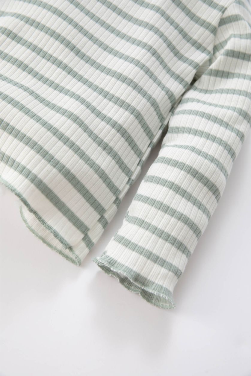 طفلة صغيرة بيج فاتح تيشيرت مخطط بيبي بناتي كم طويل مضلع قصة عادية