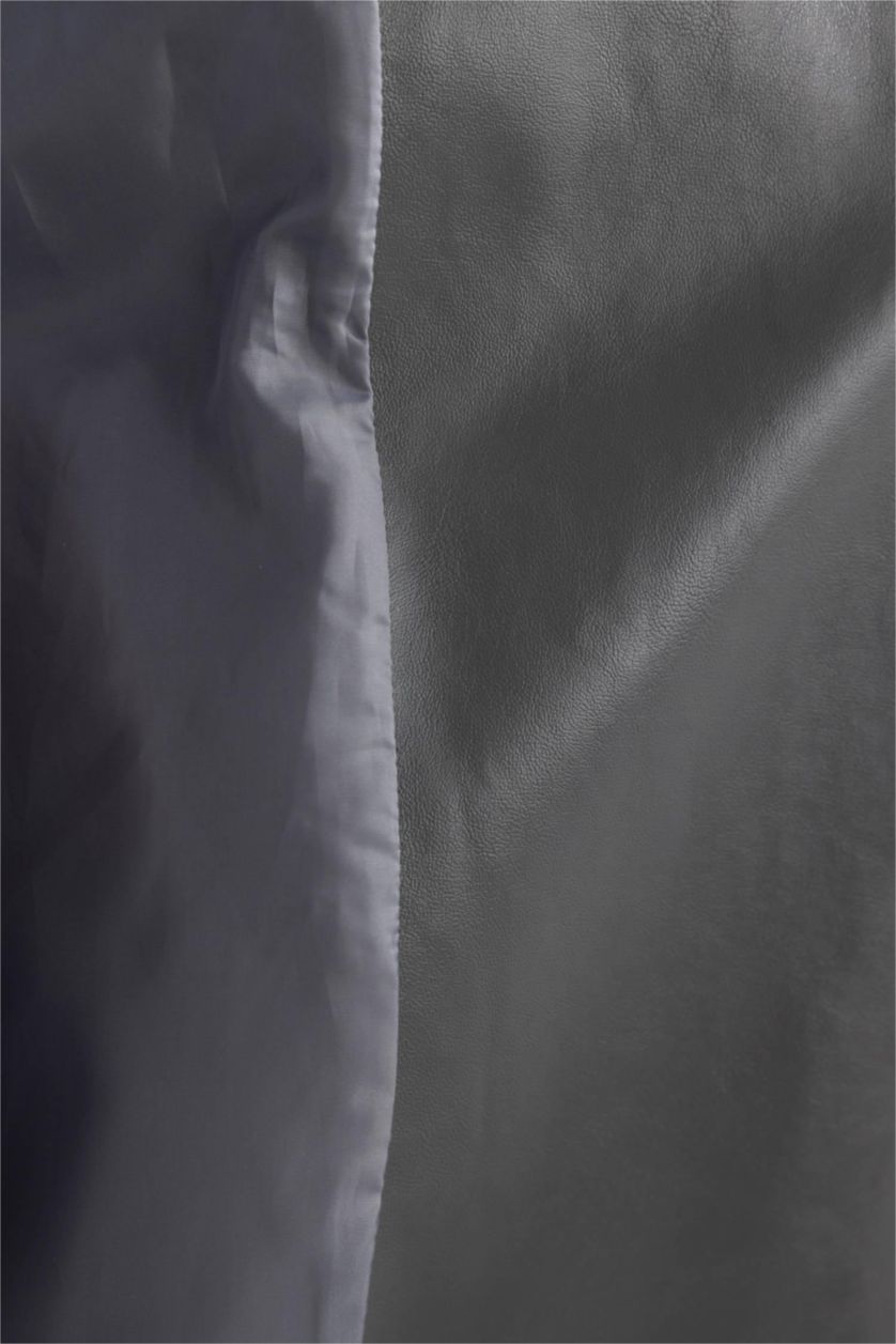 Kadın Gri Su İtici Kruvaze Yaka Düğmeli Cepli Kemerli Apoletli Uzun Suni Deri Trençkot