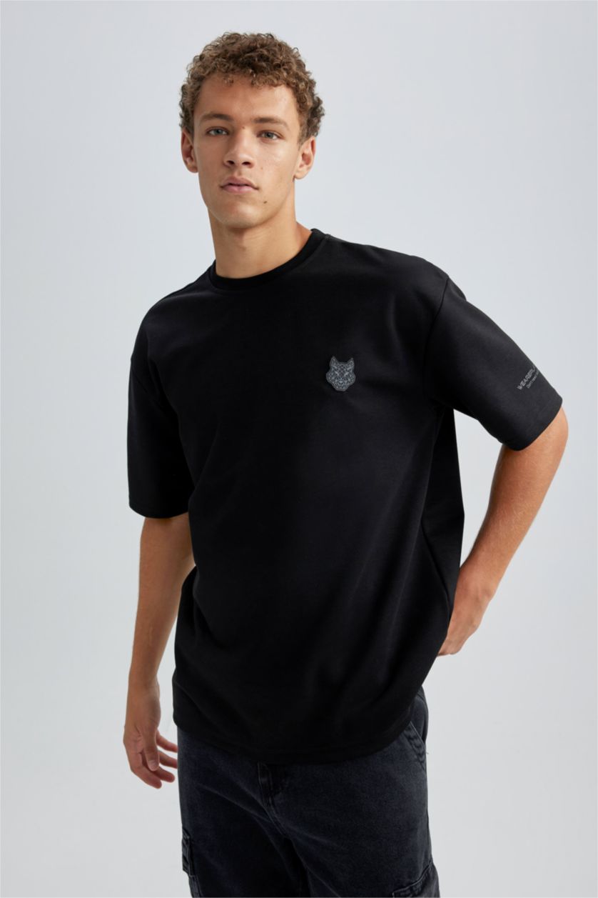 رجال أسود تي شيرت مطبوع اوفر سايز برقبة مستديرة