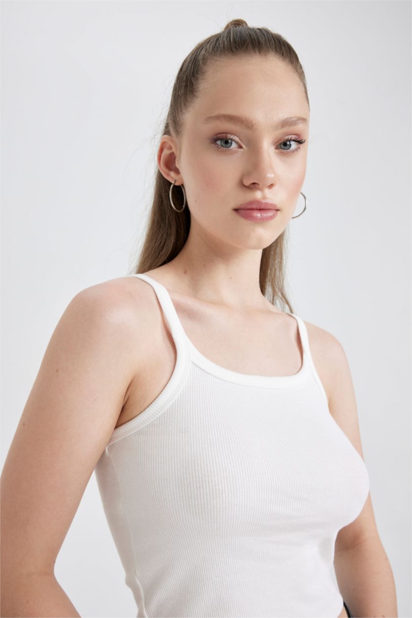 نساء اوف وايت كروب توب سليم فيت مضلع