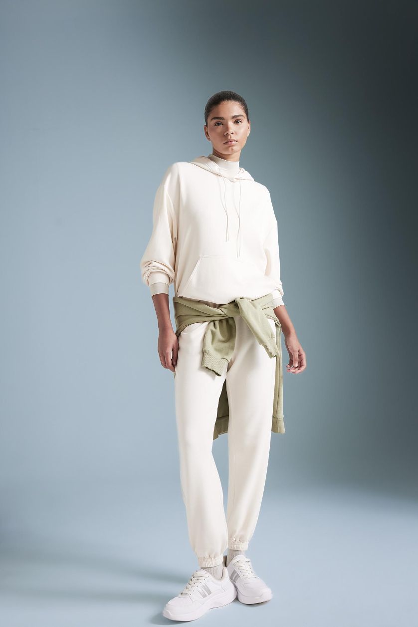 Kadın Ekru Sporcu Jogger Eşofman Altı Standart Fit Modal Çift Cepli Basic Düz
