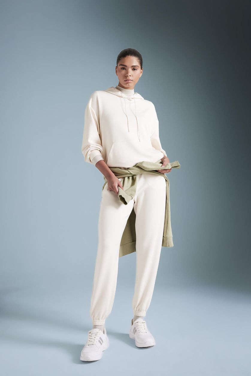 Kadın Ekru Sporcu Jogger Eşofman Altı Standart Fit Modal Çift Cepli Basic Düz