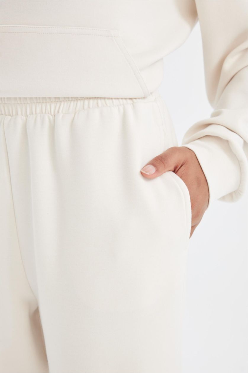Kadın Ekru Sporcu Jogger Eşofman Altı Standart Fit Modal Çift Cepli Basic Düz