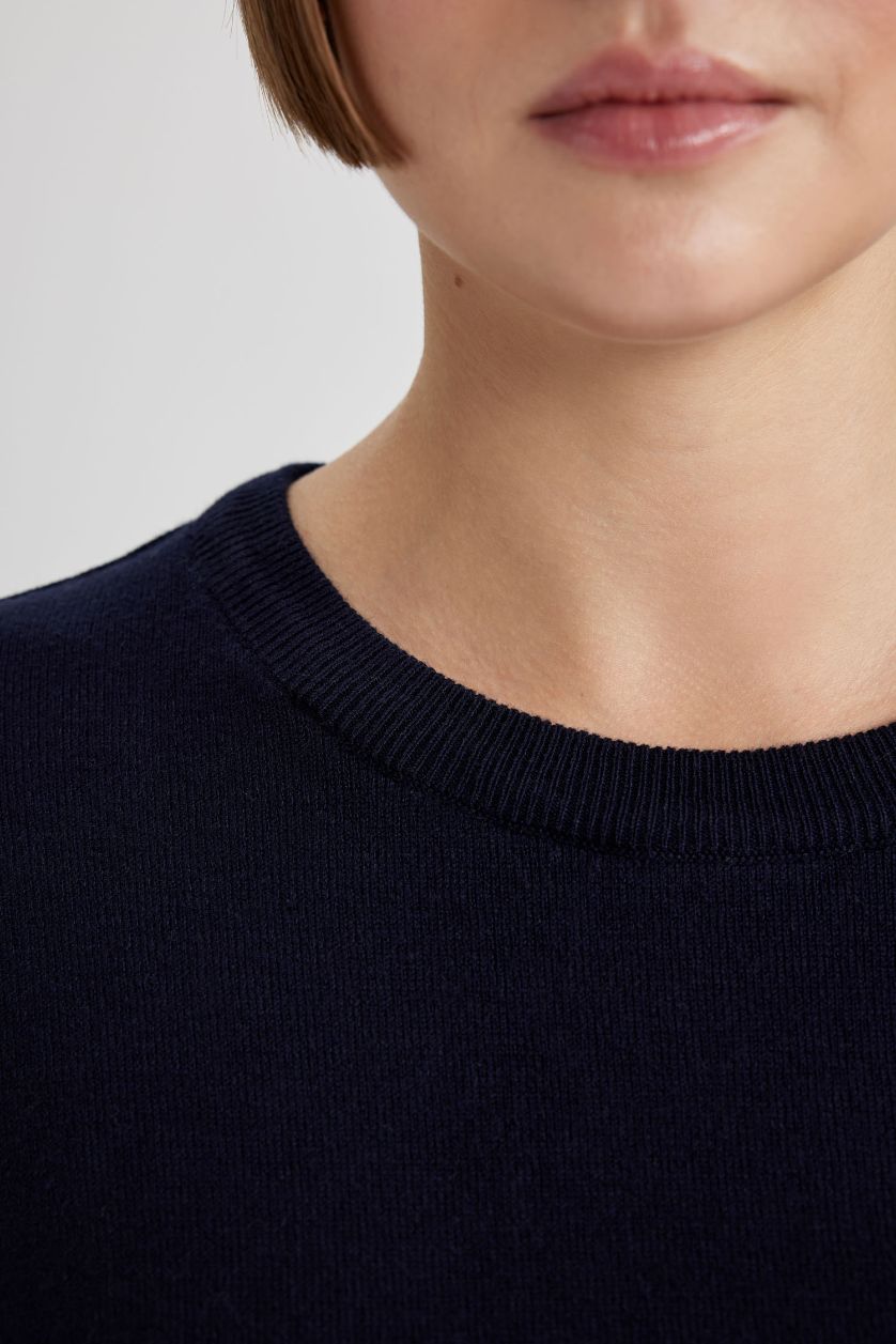 حريمي كحلي بلوفر تريكو حريمي قصة عادية برقبة مستديرة كحلي