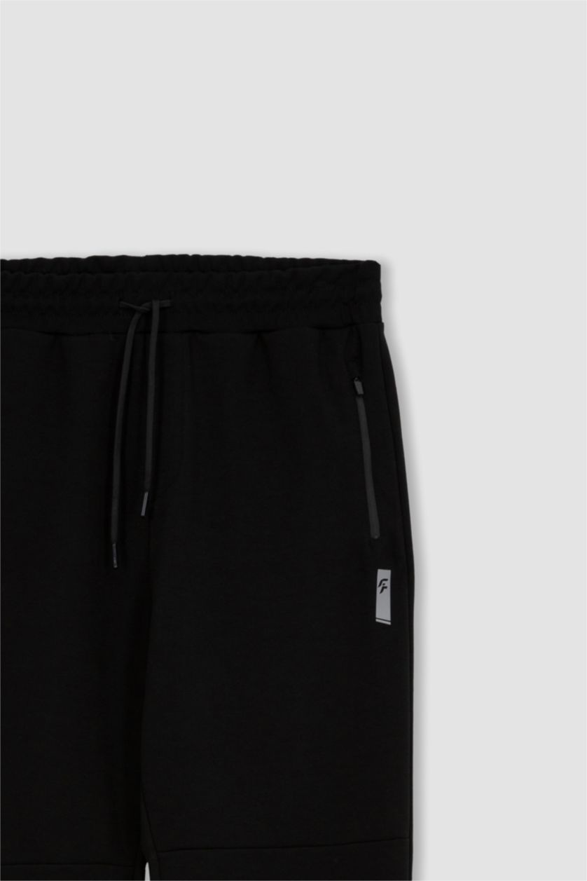 MAN Black Standard Fit Jogger