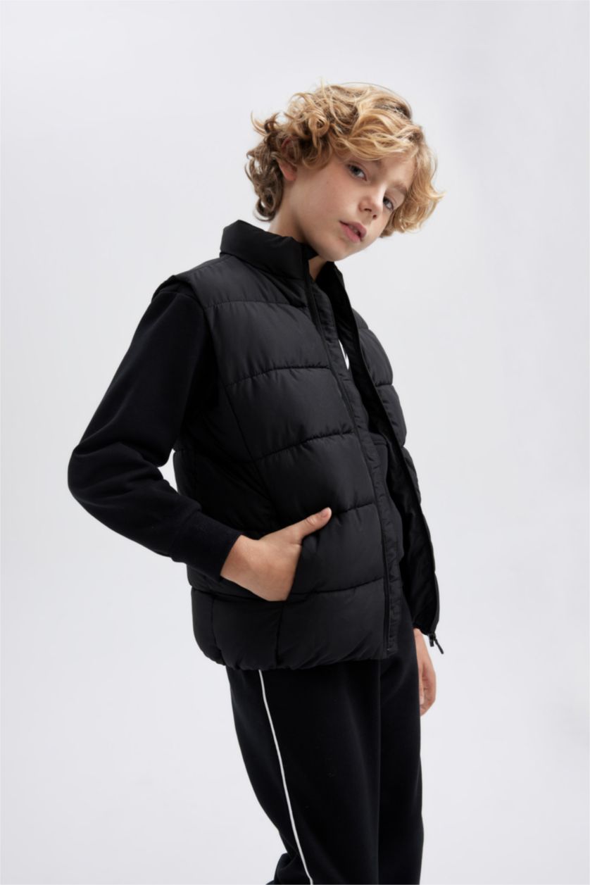 Erkek Çocuk - Genç Erkek Siyah Erkek Çocuk Su İtici Yarım Balıkçı Yaka Basic Düz Şişme Yelek