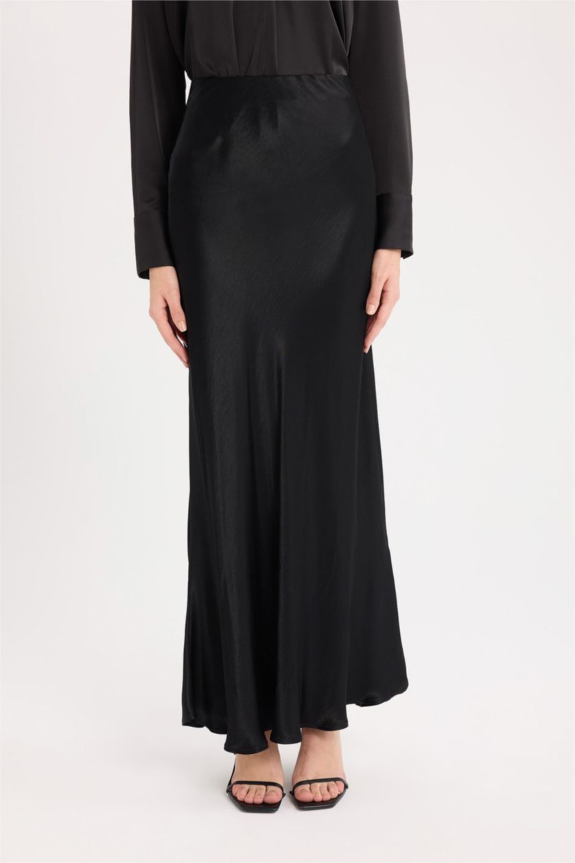 Kadın Siyah A Kesim Normal Bel Saten Midi Etek