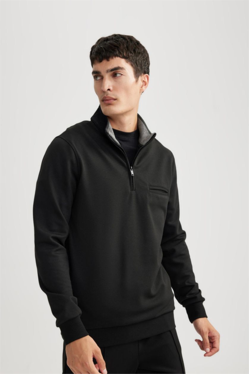 MAN Black Regular Fit Zipper Sweatshirt