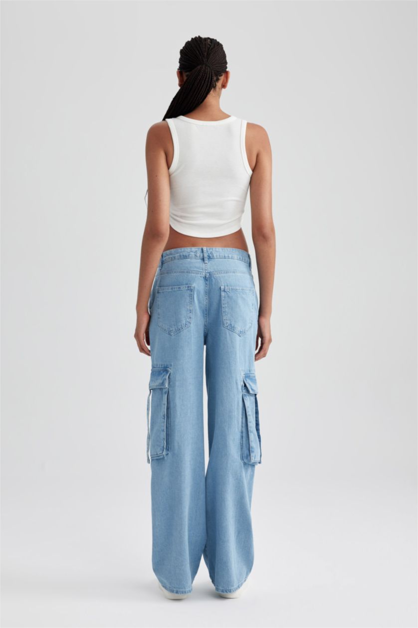 نساء أزرق فاتح بنطلون جينز كارجو برجل واسع وجيب