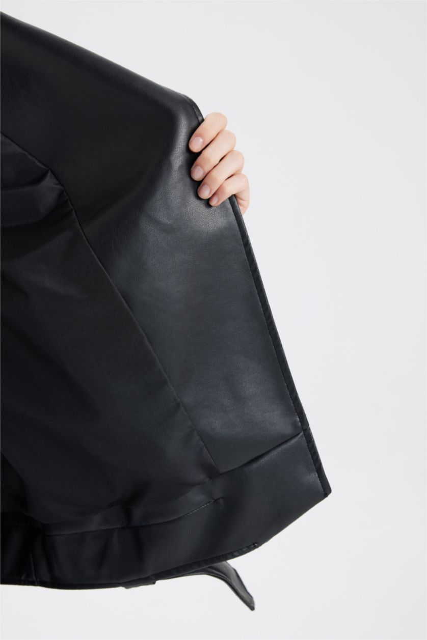 Kadın Siyah Su Geçirmez Suni Deri Ceket Mont Oversize Geniş Kalıp Kruvaze Yaka Fermualı Cepli Kemerli Mevsimlik 