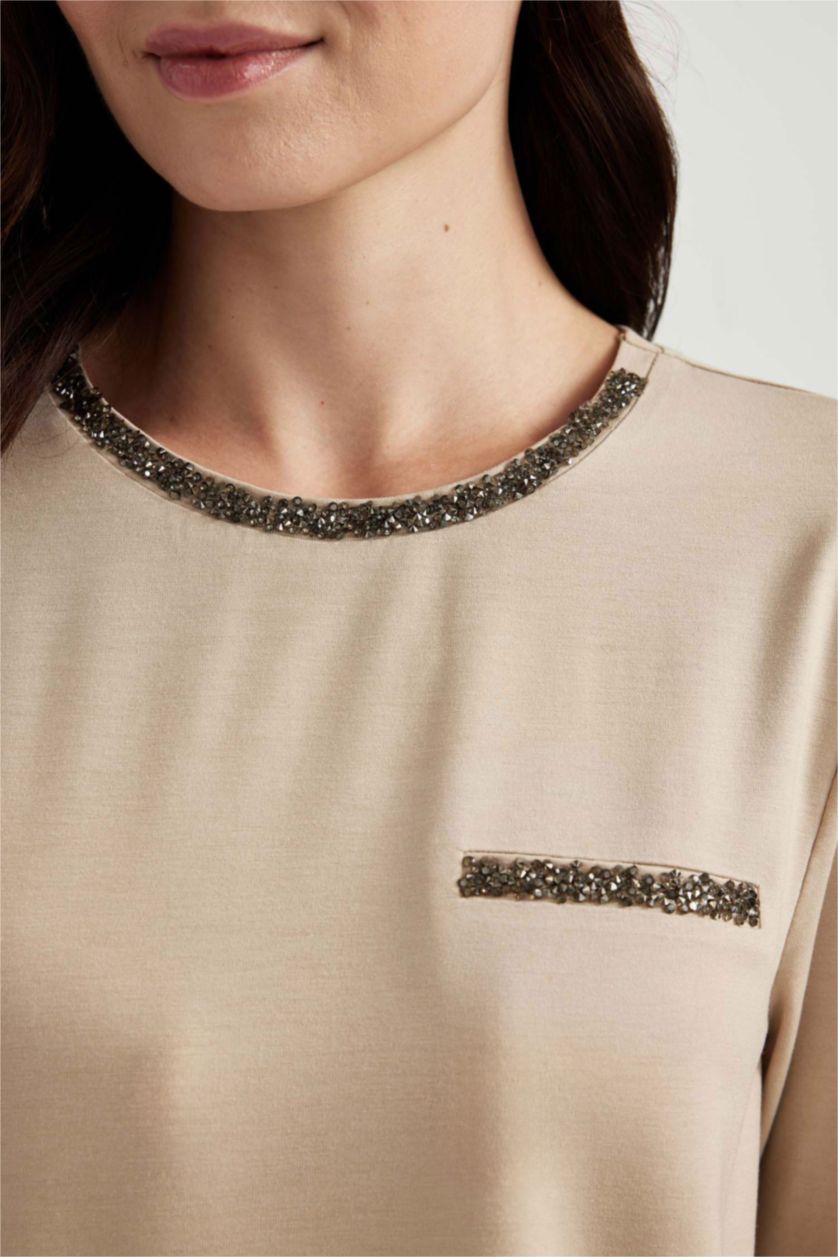 حريمي بيج تيشيرت كم طويل بقصة عادية برقبة مستديرة