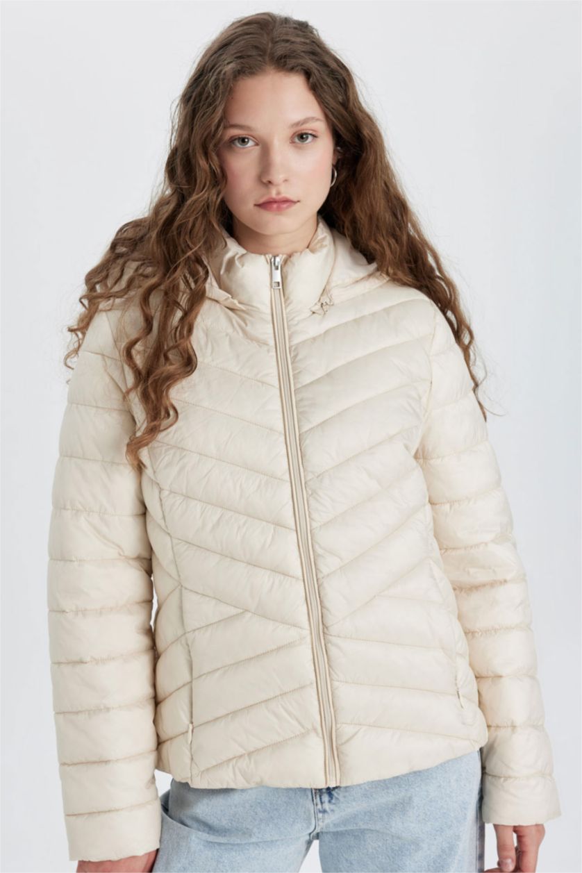 Kadın Kum Su Geçirmez Hafif Şişme Mont Kapüşonlu Kapitoneli Fermuarlı Cepli Basic Düz Mevsimlik