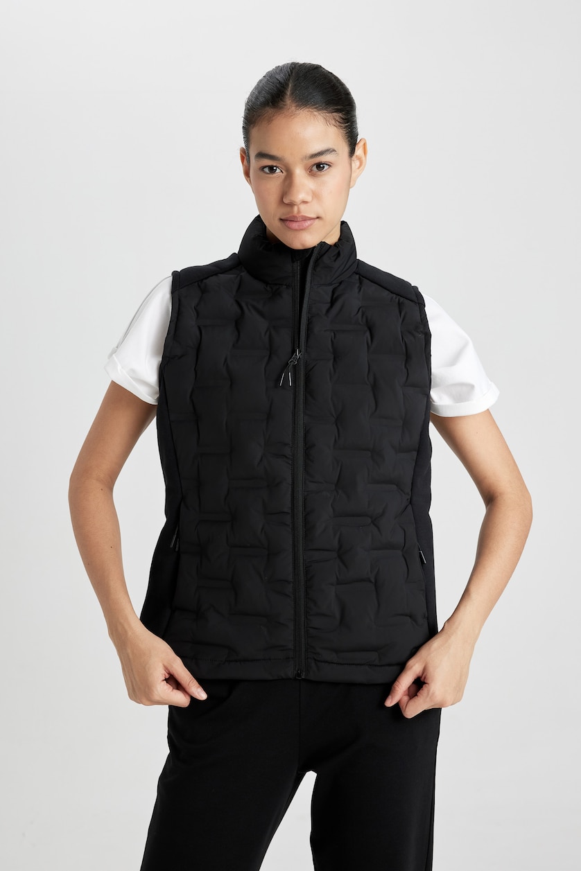 Women Black Zipper Vest