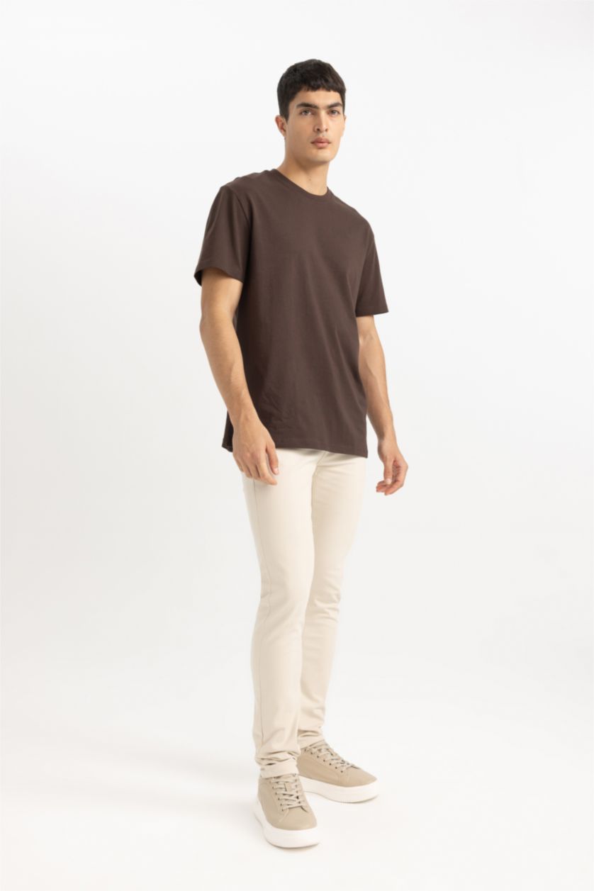 رجال اللون الرملي بنطلون سادة