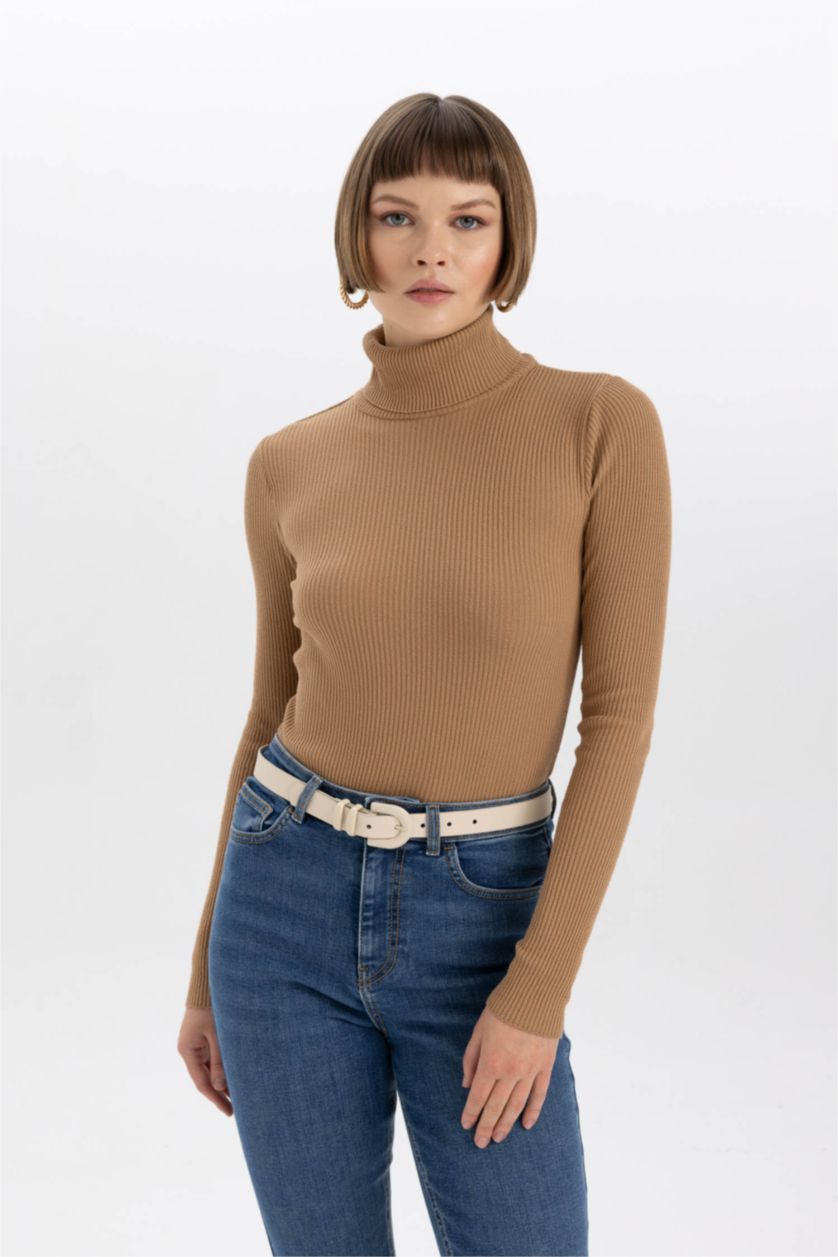 WOMAN Camel Fitted Turtleneck Knit Pullover