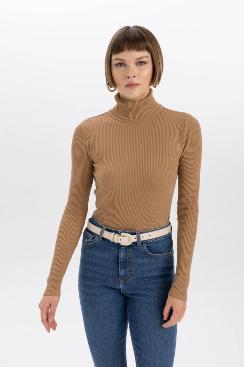 WOMAN Camel Fitted Turtleneck Knit Pullover