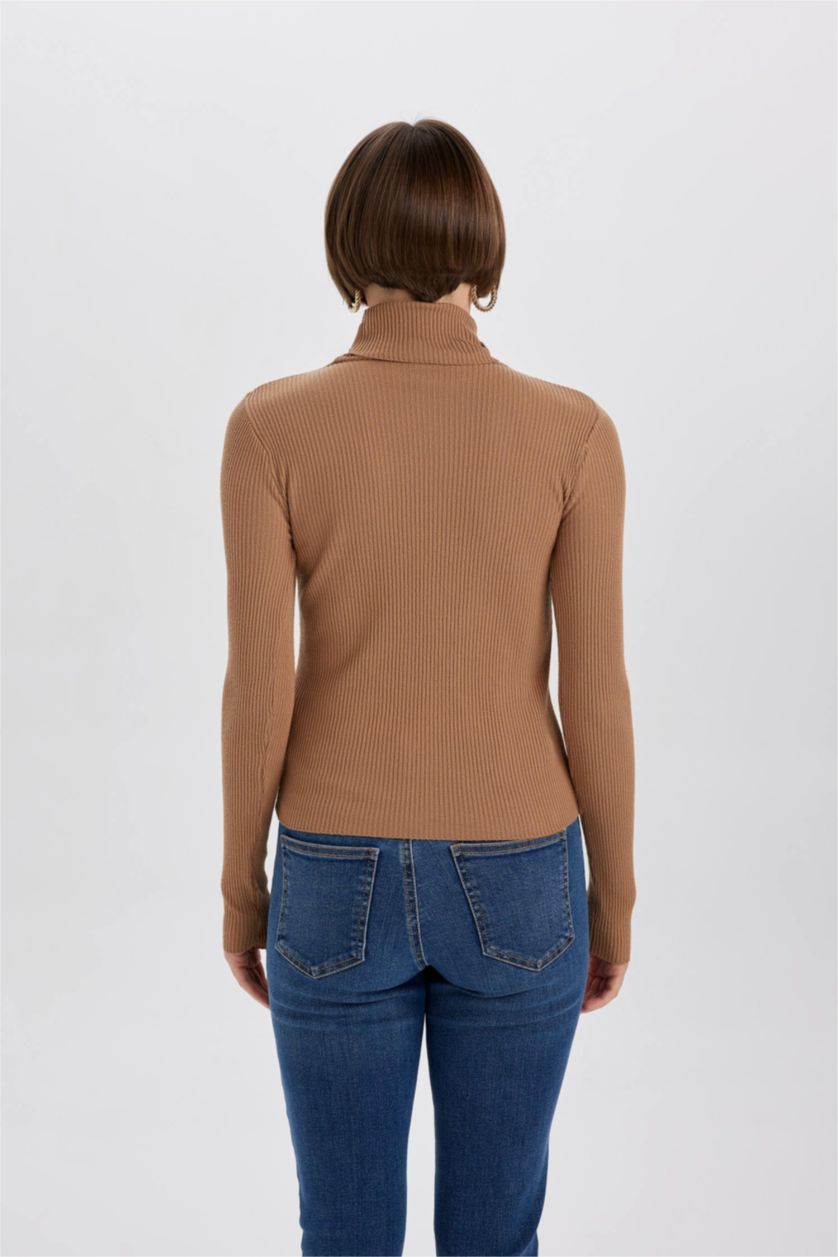 WOMAN Camel Fitted Turtleneck Knit Pullover