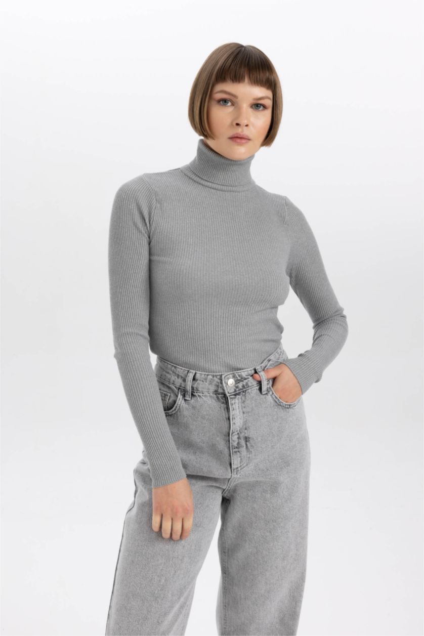 Kadın Gri Fitted Balıkçı Yaka Basic Düz Triko Kazak