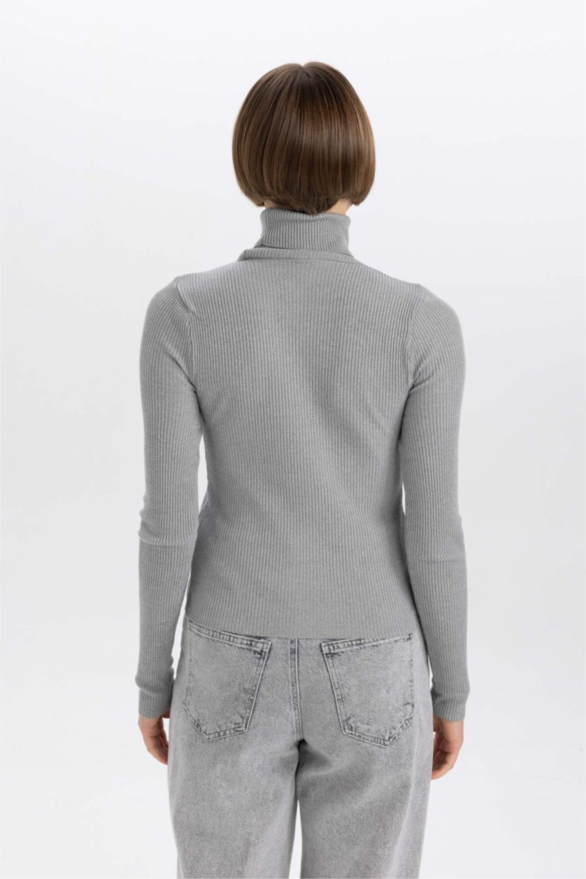 Kadın Gri Fitted Balıkçı Yaka Basic Düz Triko Kazak