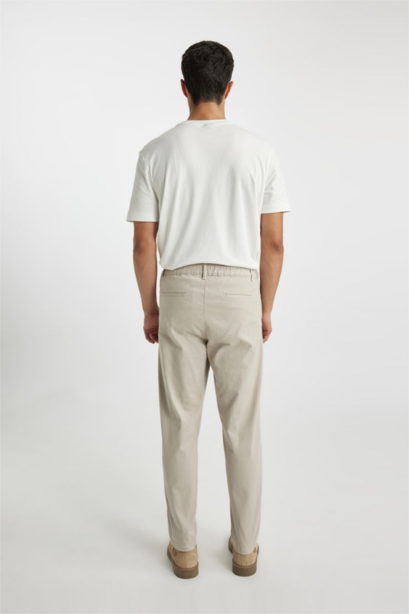 رجال اللون الرملي بنطلون سادة كاروت فيت