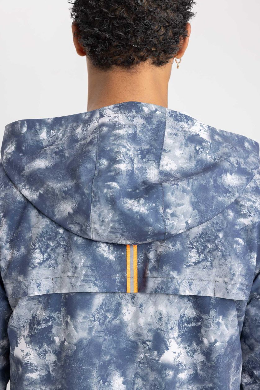 Erkek Siyah Su İtici Slim Fit Dar Kesim Kapüşonlu File Astarlı Esnek Dokulu Mevsimlik Baharlık Mont