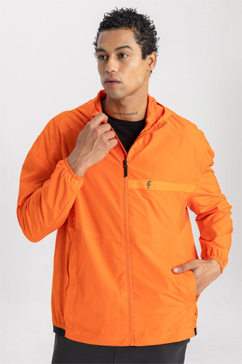 Erkek Turuncu Su İtici Rüzgar Geçirmez Mont Slim Fit Dar Kesim Kapüşonlu File Astarlı Fermuarlı Cepli