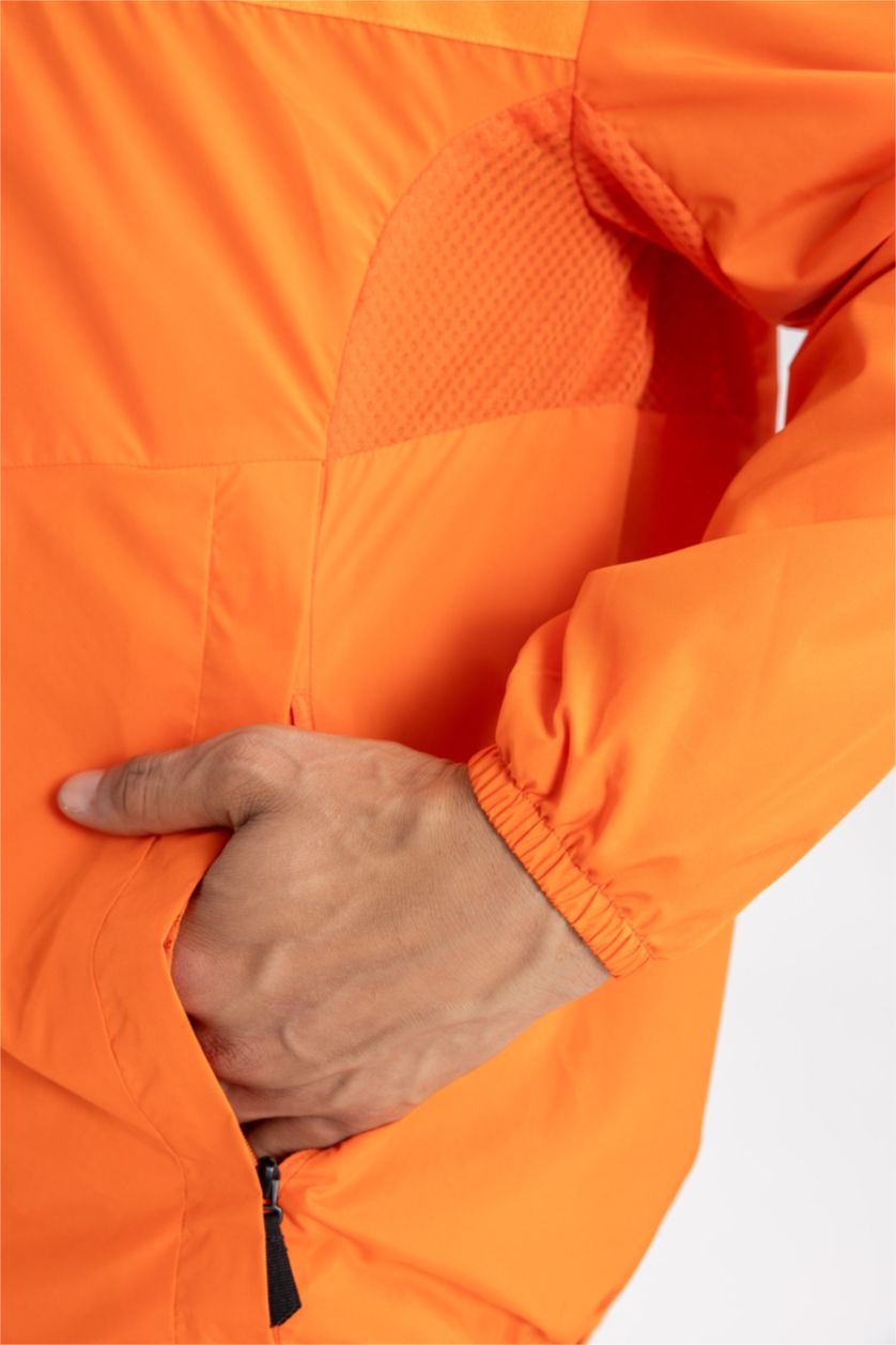 Erkek Turuncu Su İtici Rüzgar Geçirmez Mont Slim Fit Dar Kesim Kapüşonlu File Astarlı Fermuarlı Cepli