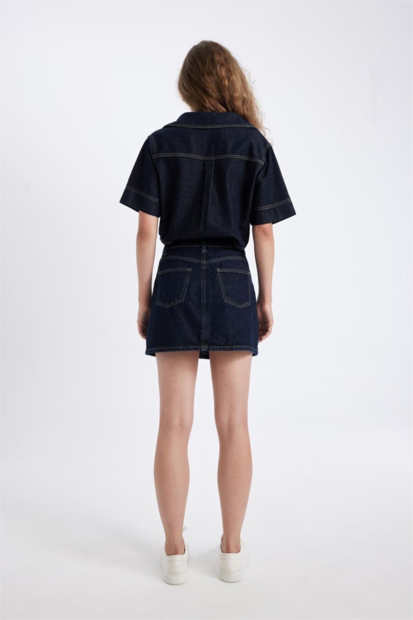 حريمي أزرق غامق جيبة جينز قصير قصة عادية