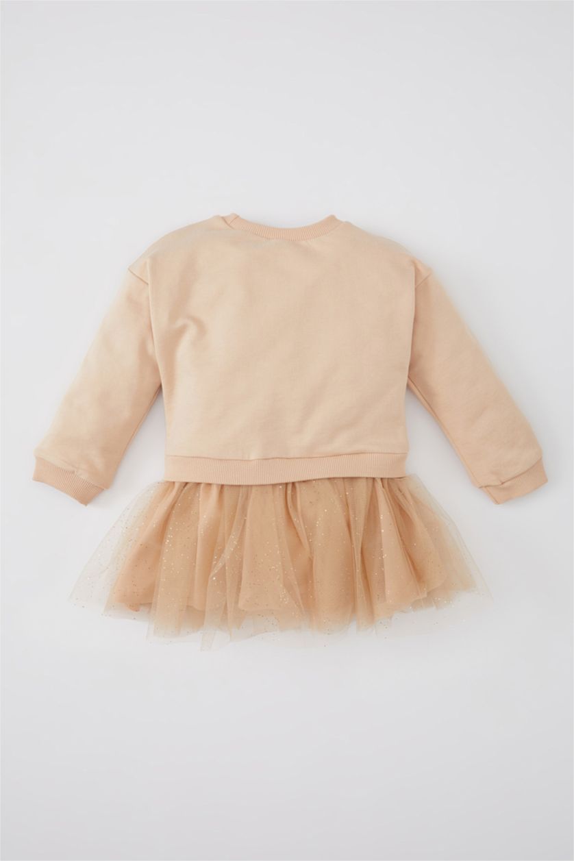 طفلة صغيرة بيج فستان بناتي منقط قماش رقيق قصة عادية وكم طويل