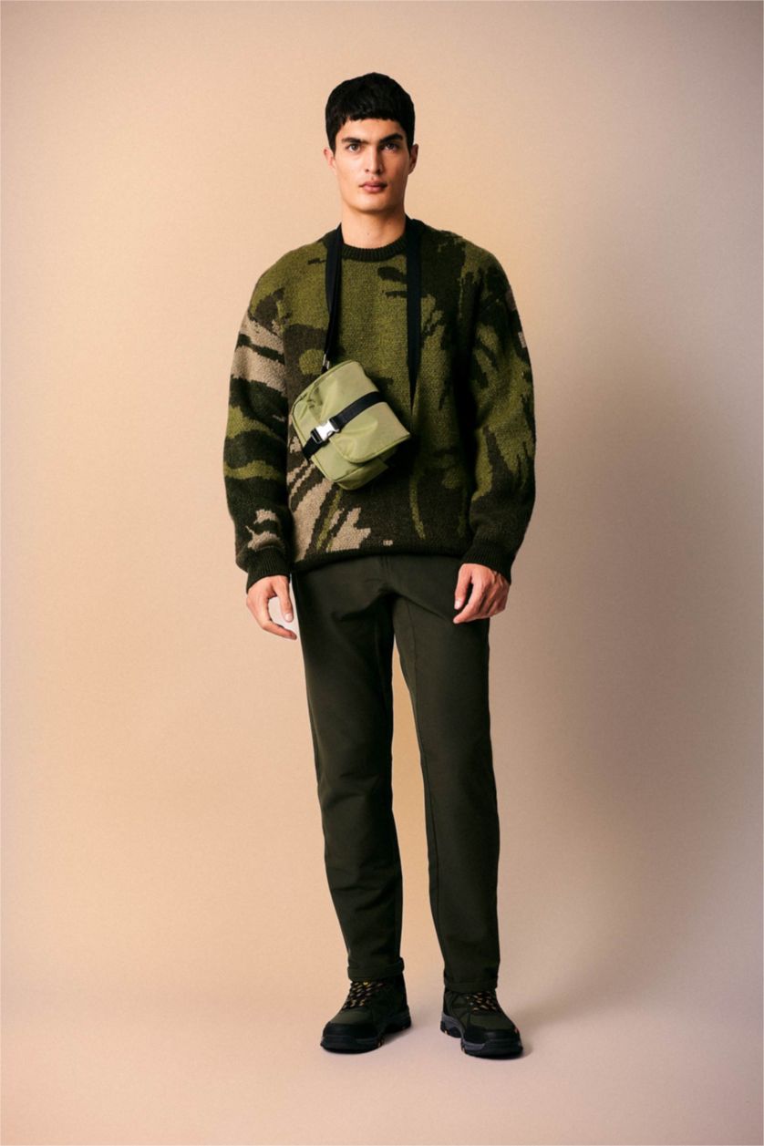 Man Dark Green Relax Fit Crew Neck Knitwear Pullover