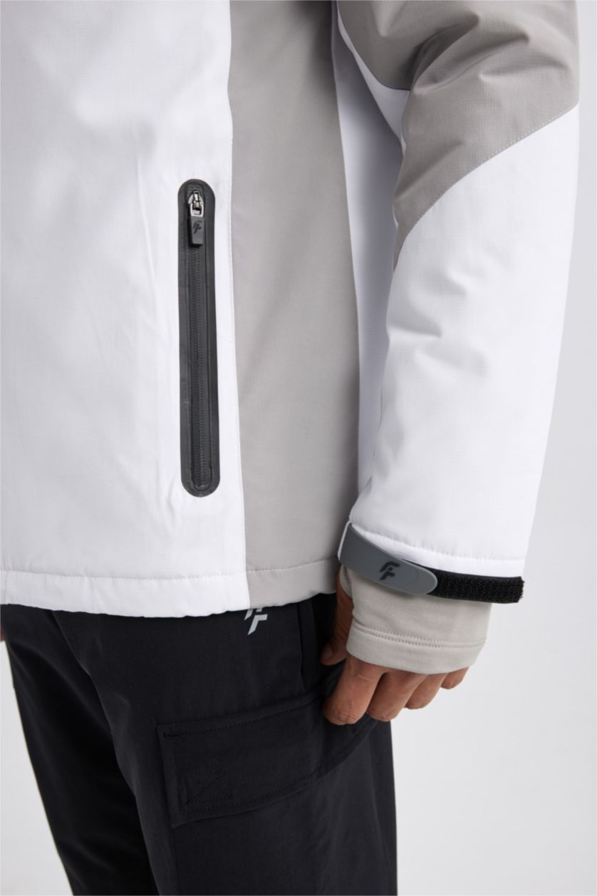 Erkek Gri Mont Su İtici Rüzgar Geçirmez Slim Fit Dar Kesim Kapüşonlu Fermuarlı Cepli Ribana