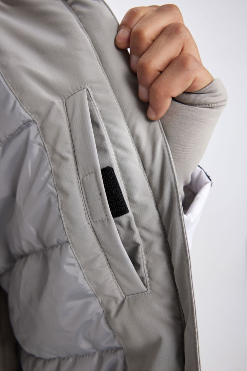 Erkek Gri Mont Su İtici Rüzgar Geçirmez Slim Fit Dar Kesim Kapüşonlu Fermuarlı Cepli Ribana