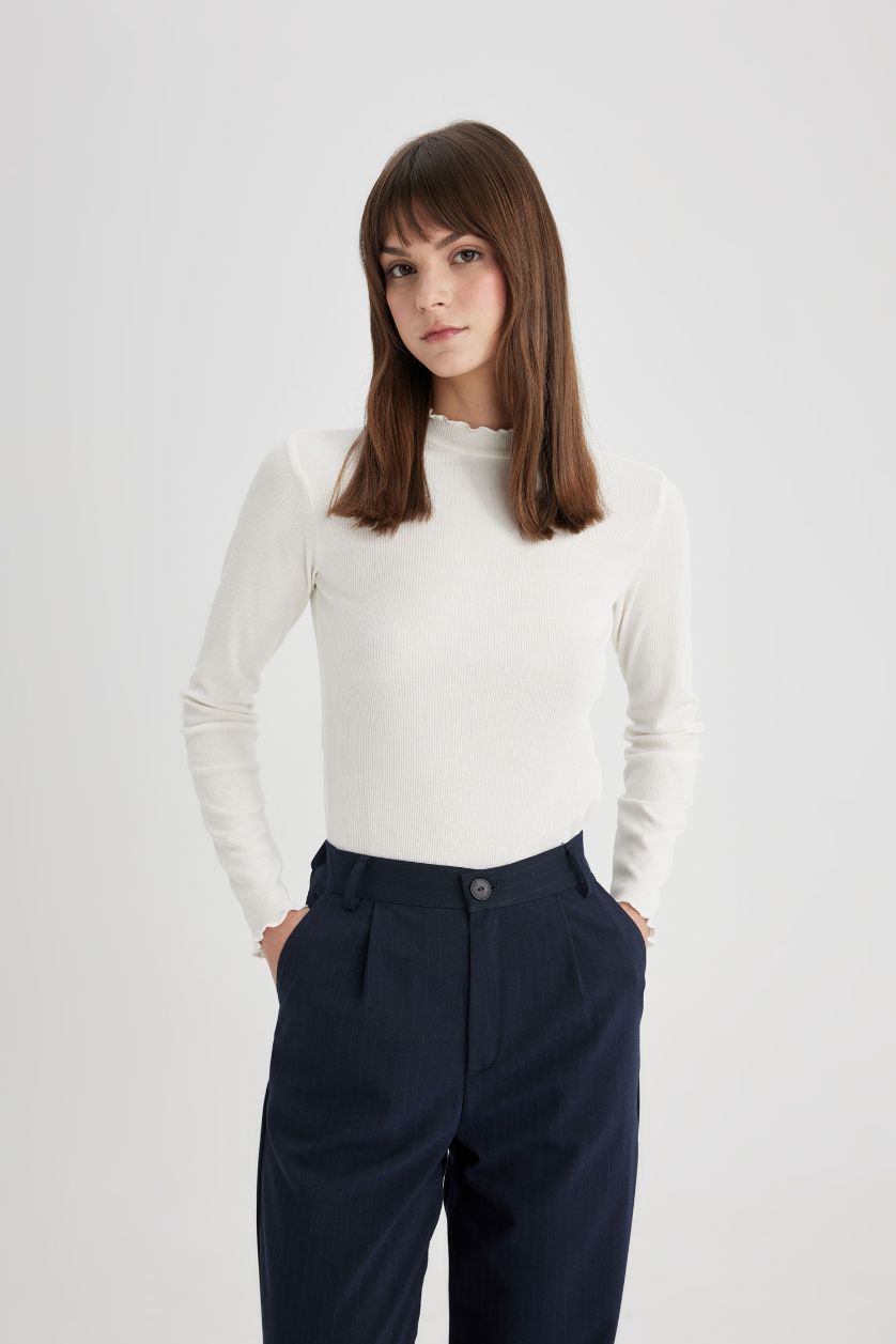 Kadın Ekru Slim Fit Yarım Balıkçı Yaka Fitilli Kaşkorse Basic Uzun Kollu Tişört