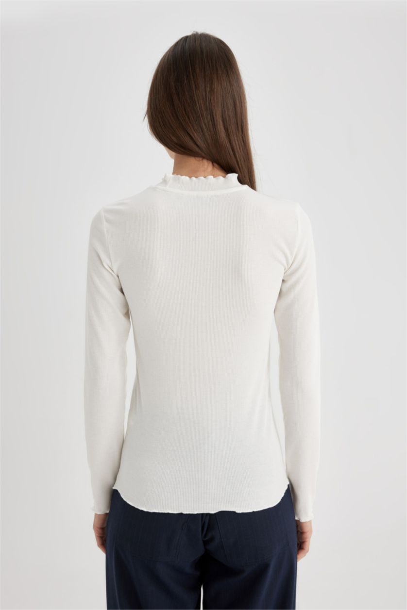 Kadın Ekru Slim Fit Yarım Balıkçı Yaka Fitilli Kaşkorse Basic Uzun Kollu Tişört