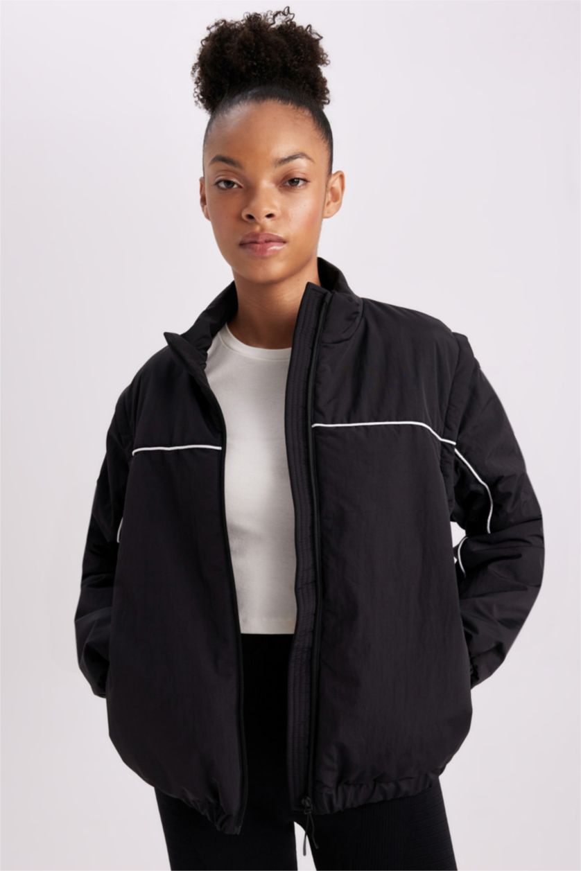 Kadın Siyah Su İtici Mont Rüzgar Geçirmez Dik Yaka Çıkarılabilir Kol Detaylı Cepli Astarlı