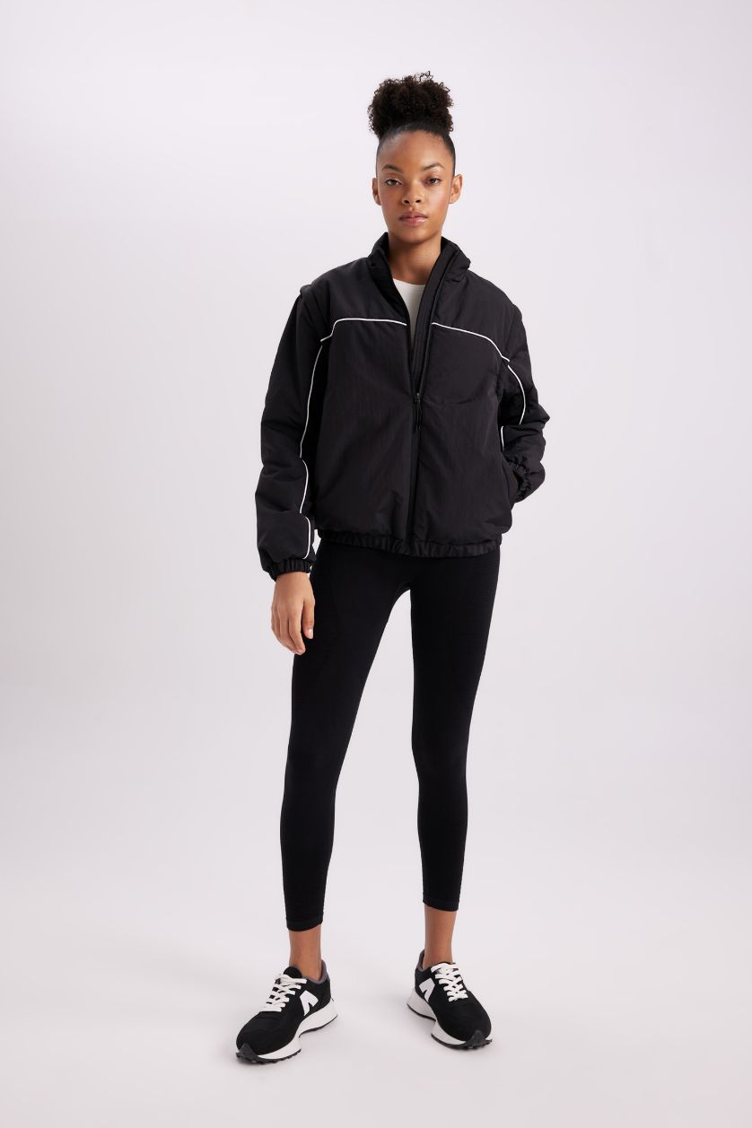 Kadın Siyah Su İtici Mont Rüzgar Geçirmez Dik Yaka Çıkarılabilir Kol Detaylı Cepli Astarlı