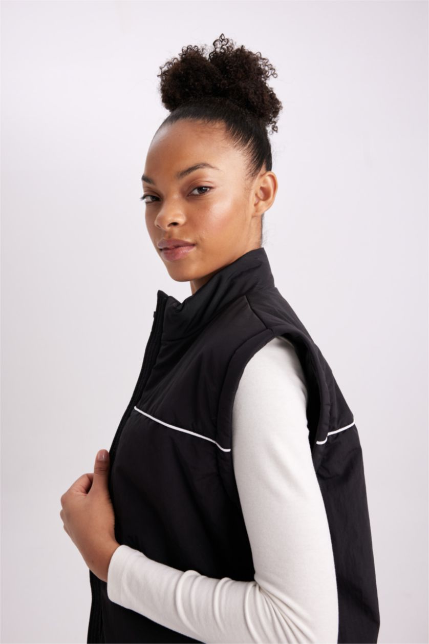 Kadın Siyah Su İtici Mont Rüzgar Geçirmez Dik Yaka Çıkarılabilir Kol Detaylı Cepli Astarlı