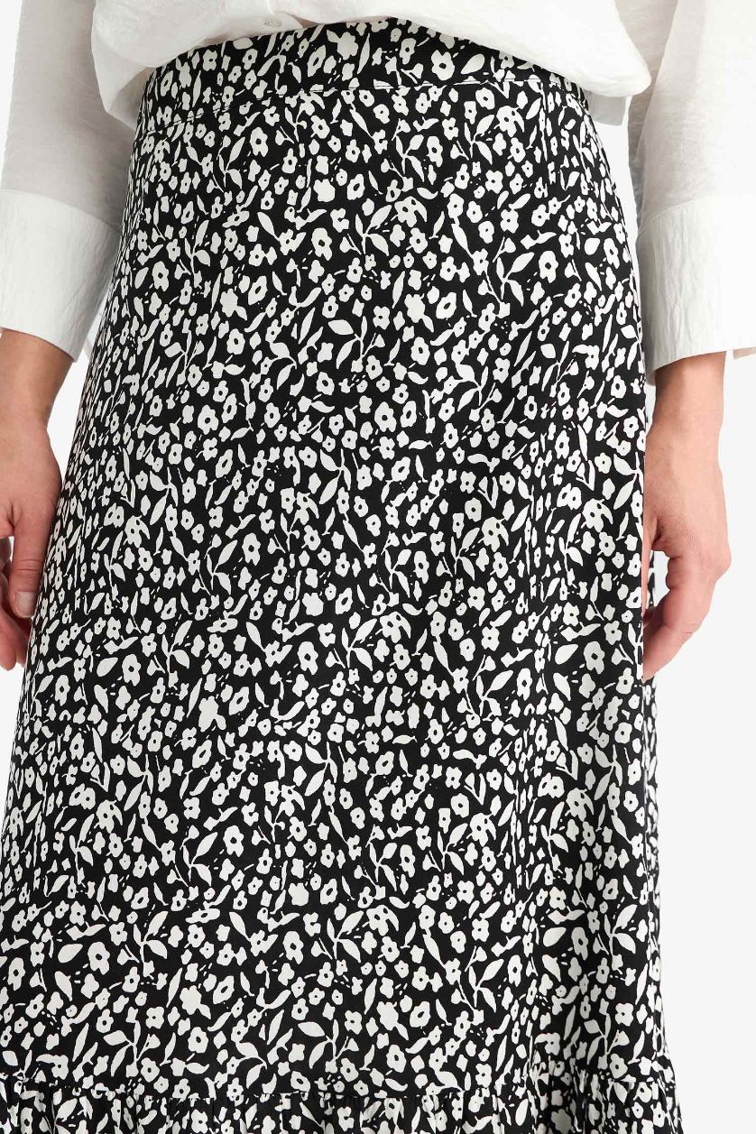 Woman Black Floral Patterned Maxi Modest Skirt