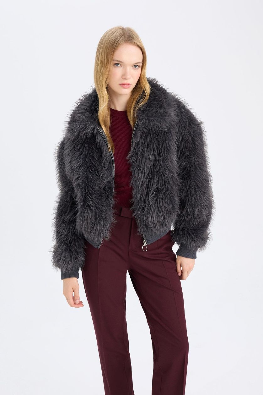 Kadın Gri Regular Fit Geniş Yaka Fermuarlı Kısa Suni Kürk Kaban