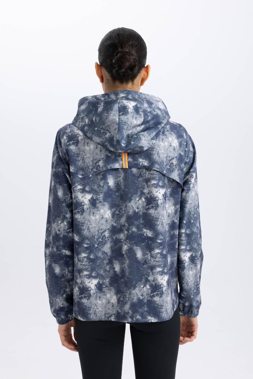 Woman Black DeFactoFit Water Repellent Slim Fit Hooded Mesh Lined Raincoat